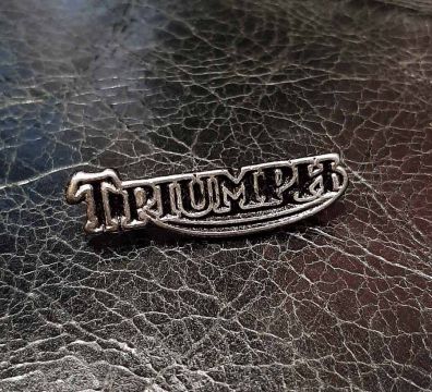 PIN TRIUMPH